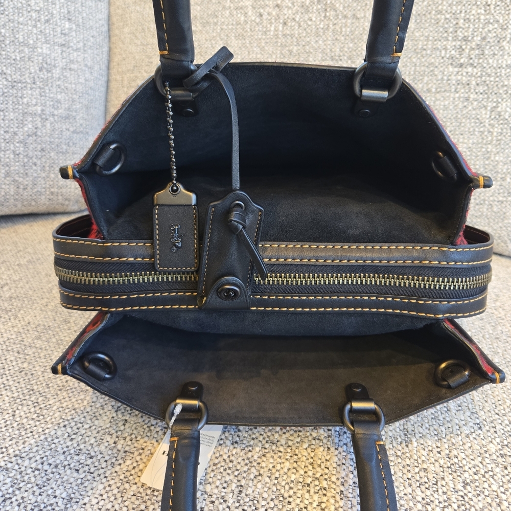 ♡♡SOLD♡♡ Coach Wildbeast Rogue 30 Red/Black - Picture 14 of 16